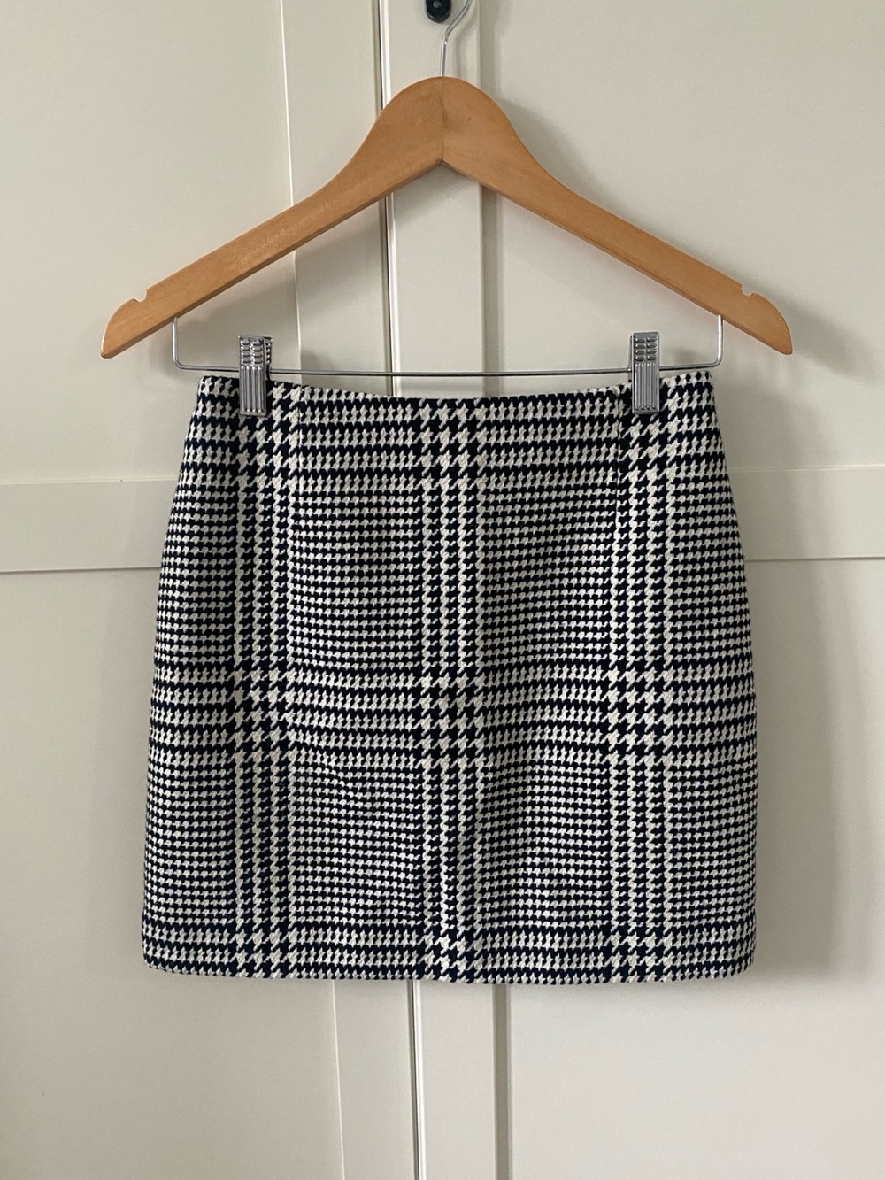 H&M Black & White Wool Blend Houndstooth Mini Skirt | Preppy Fall | Size 4